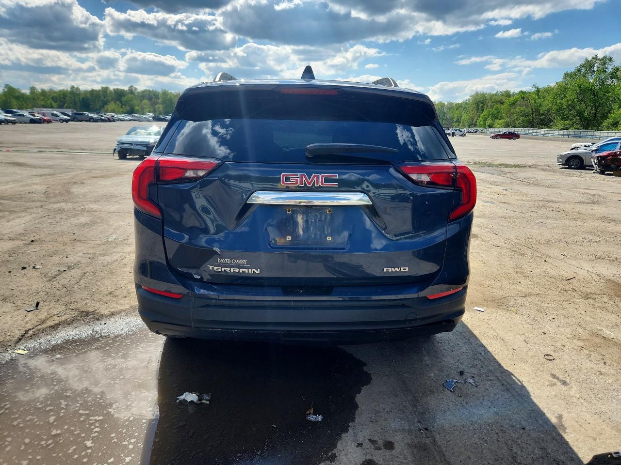 2018 GMC TERRAIN SLE photo 11