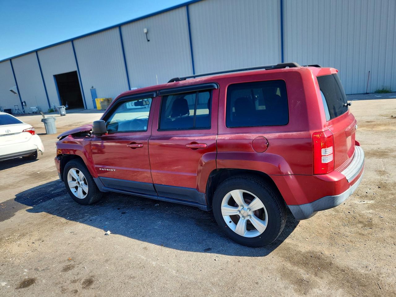 2014 JEEP PATRIOT LATITUDE photo 2