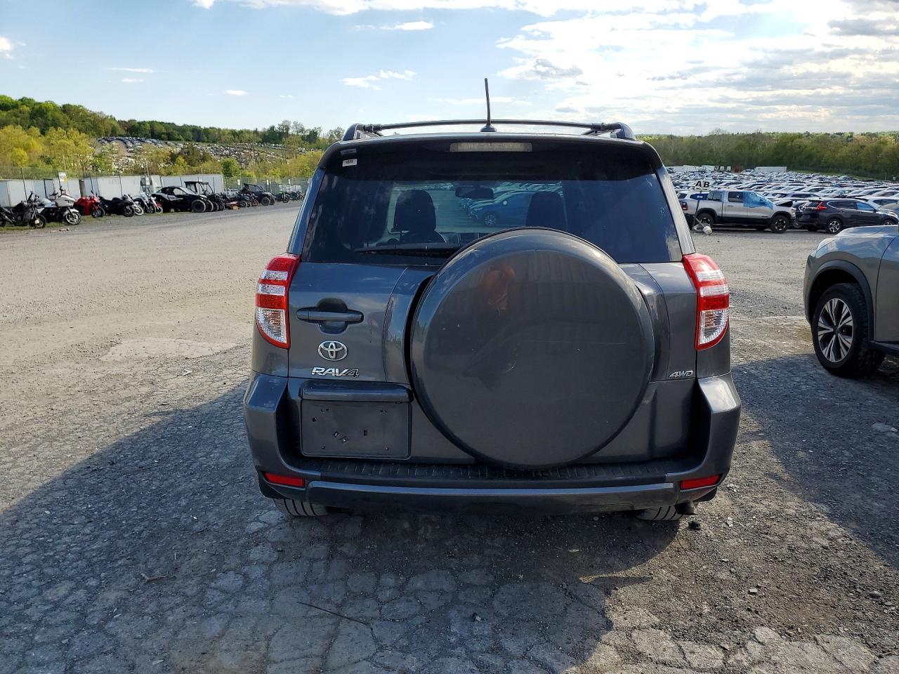 2012 TOYOTA RAV4 photo 11