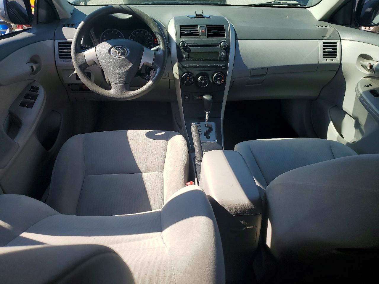 2010 TOYOTA COROLLA LE photo 15