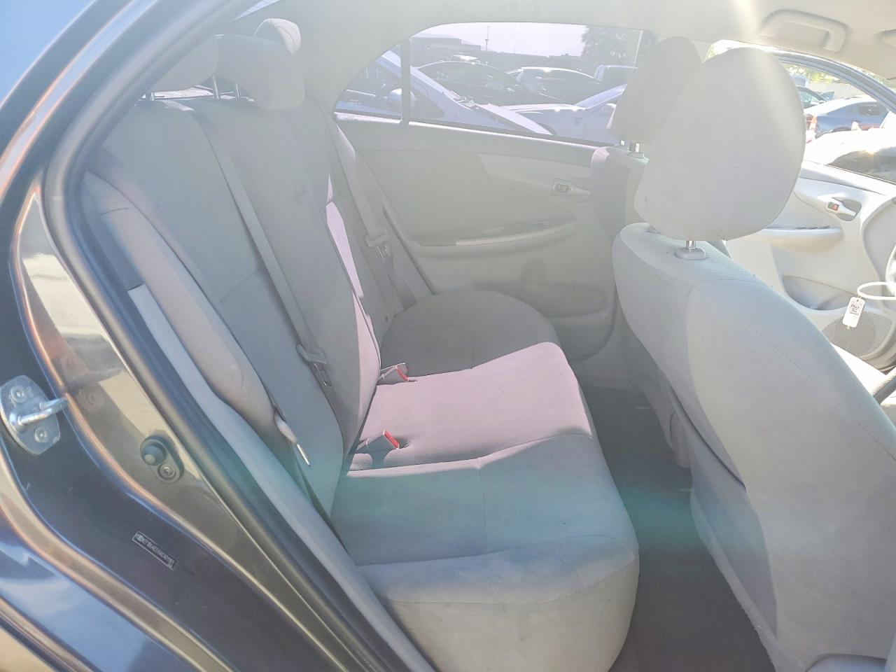 2010 TOYOTA COROLLA LE photo 19
