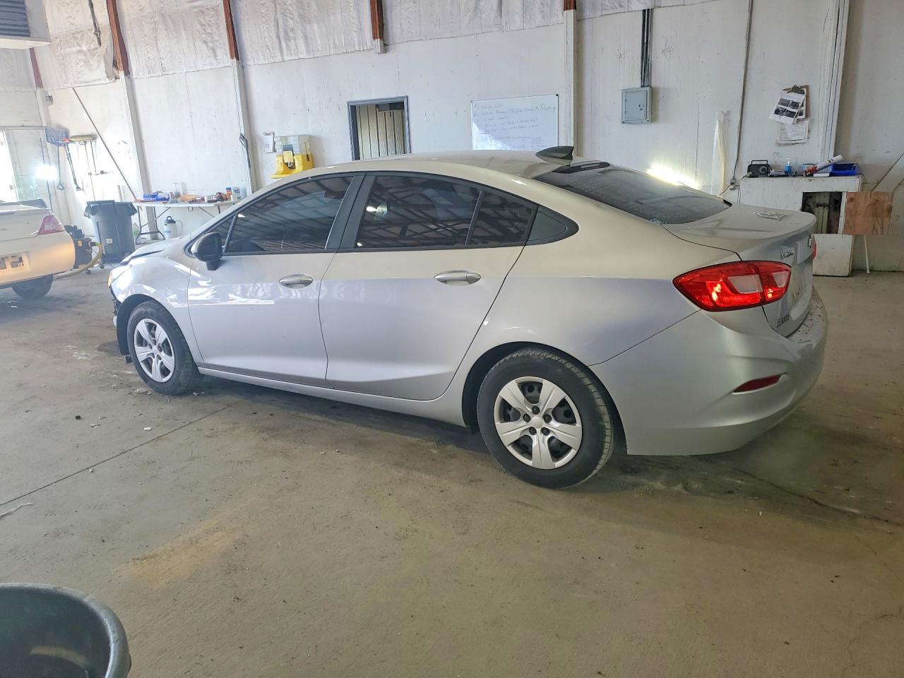 2016 CHEVROLET CRUZE LS photo 3