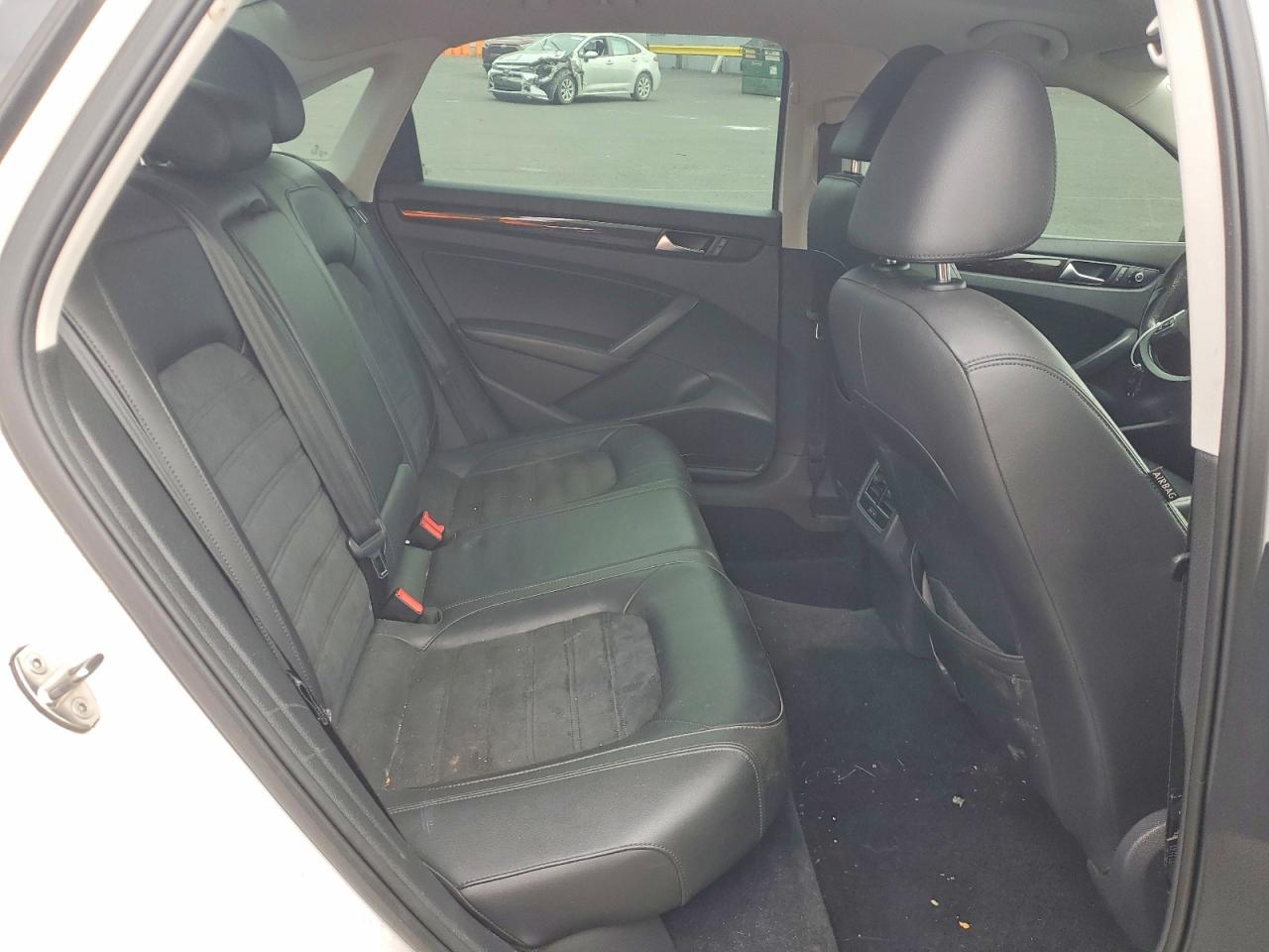 2014 VOLKSWAGEN PASSAT SEL photo 19