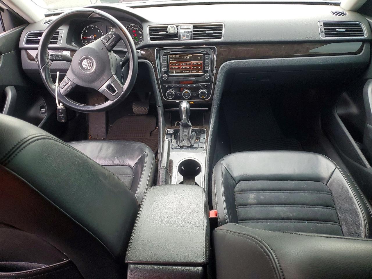 2014 VOLKSWAGEN PASSAT SEL photo 15