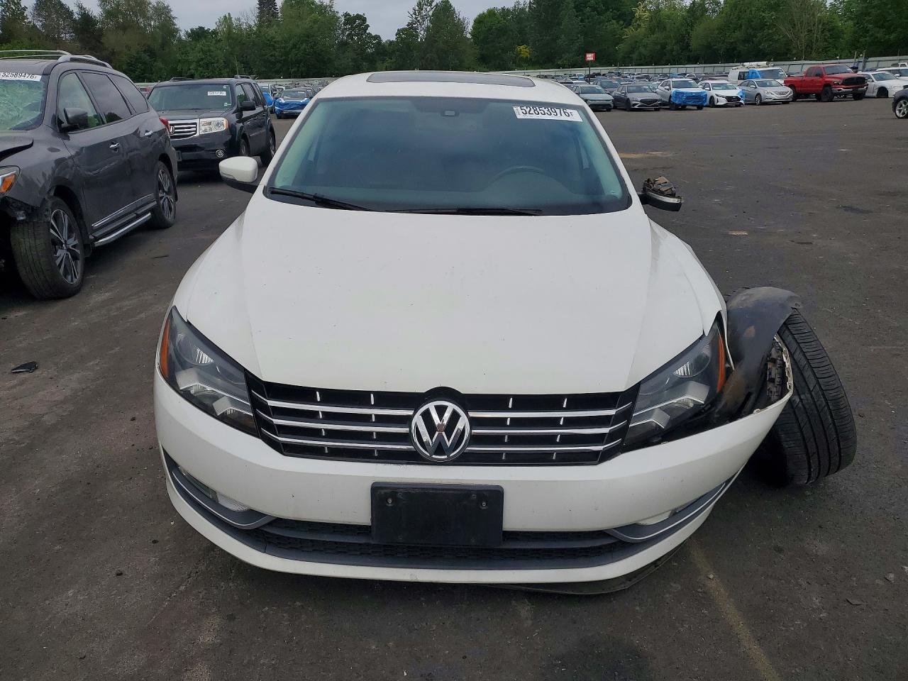 2014 VOLKSWAGEN PASSAT SEL photo 9