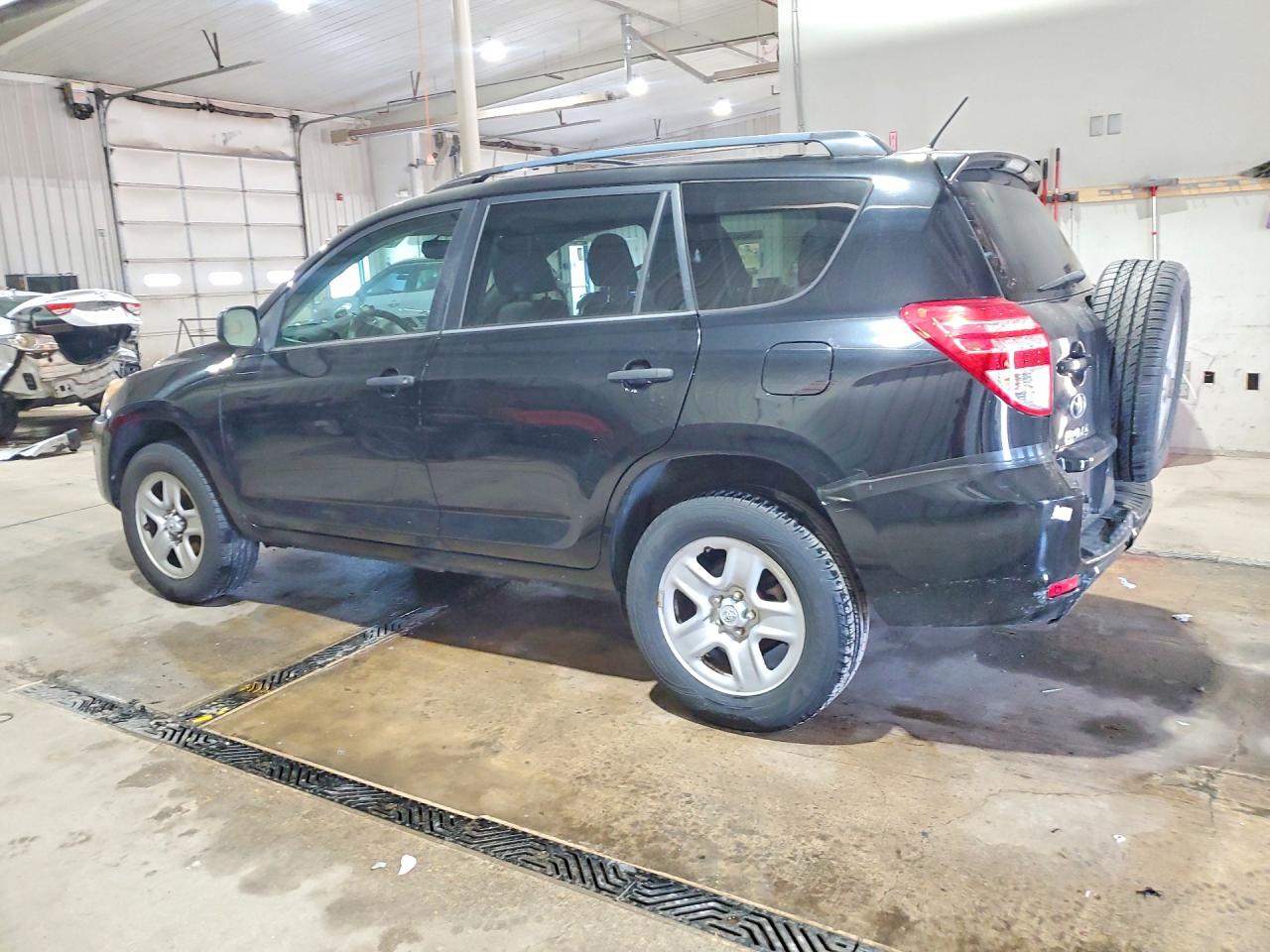 2012 TOYOTA RAV4 BASE photo 3