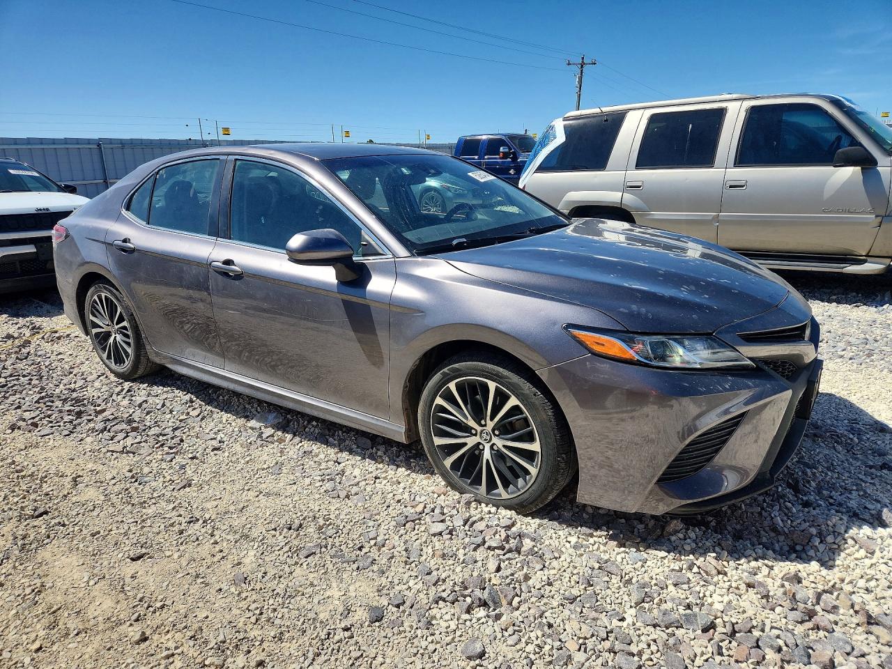 2019 TOYOTA CAMRY SE photo 10
