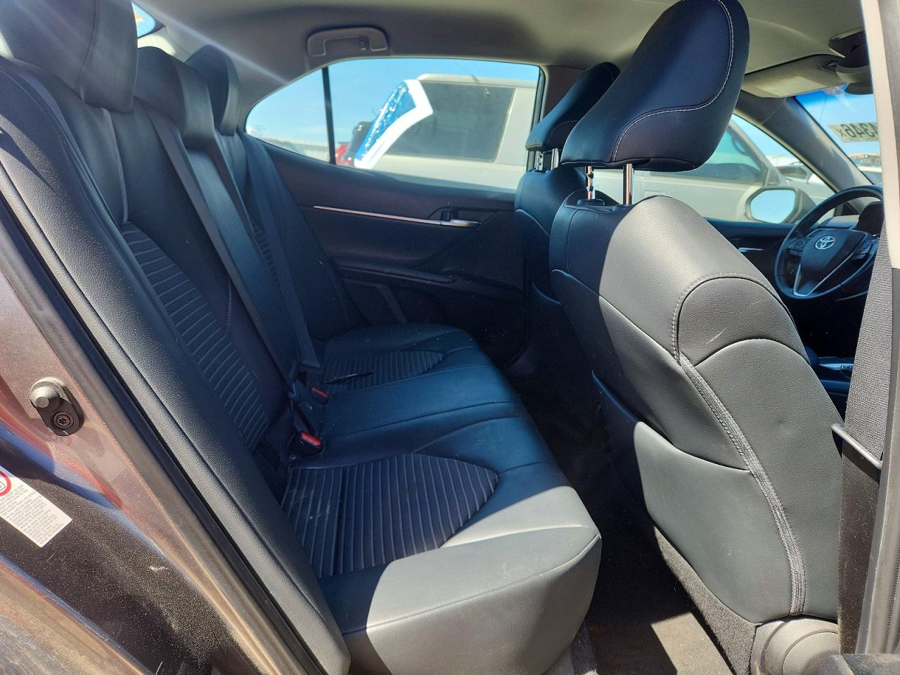 2019 TOYOTA CAMRY SE photo 28