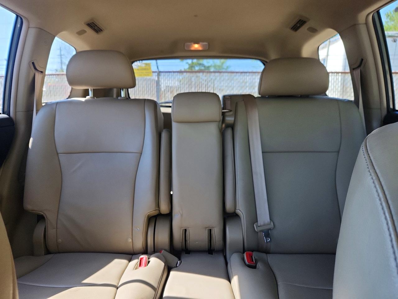 2010 TOYOTA HIGHLANDER SE photo 28