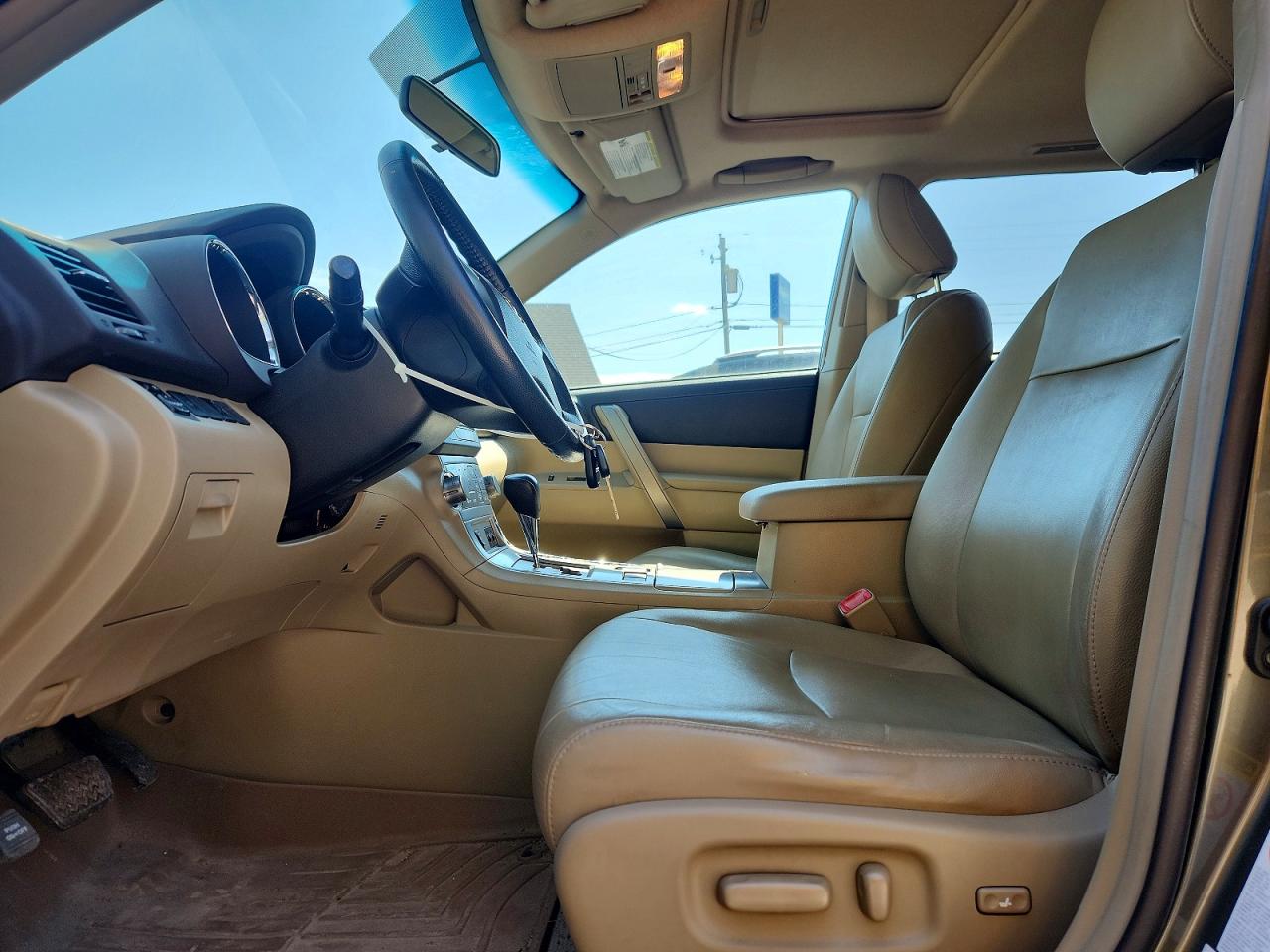 2010 TOYOTA HIGHLANDER SE photo 19