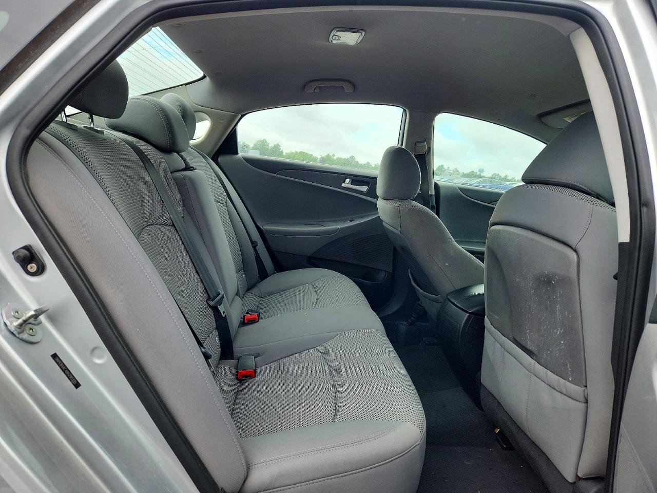 2011 HYUNDAI SONATA GLS photo 19