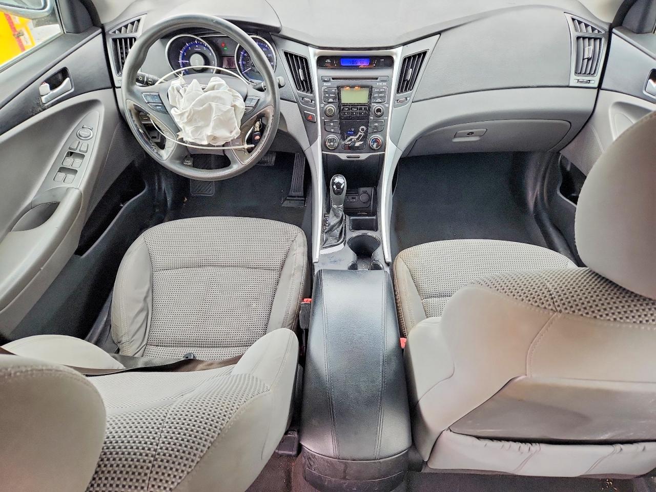 2011 HYUNDAI SONATA GLS photo 15