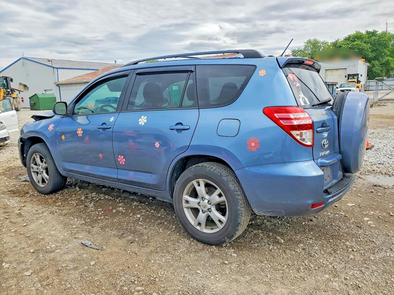 2012 TOYOTA RAV4 BASE photo 4
