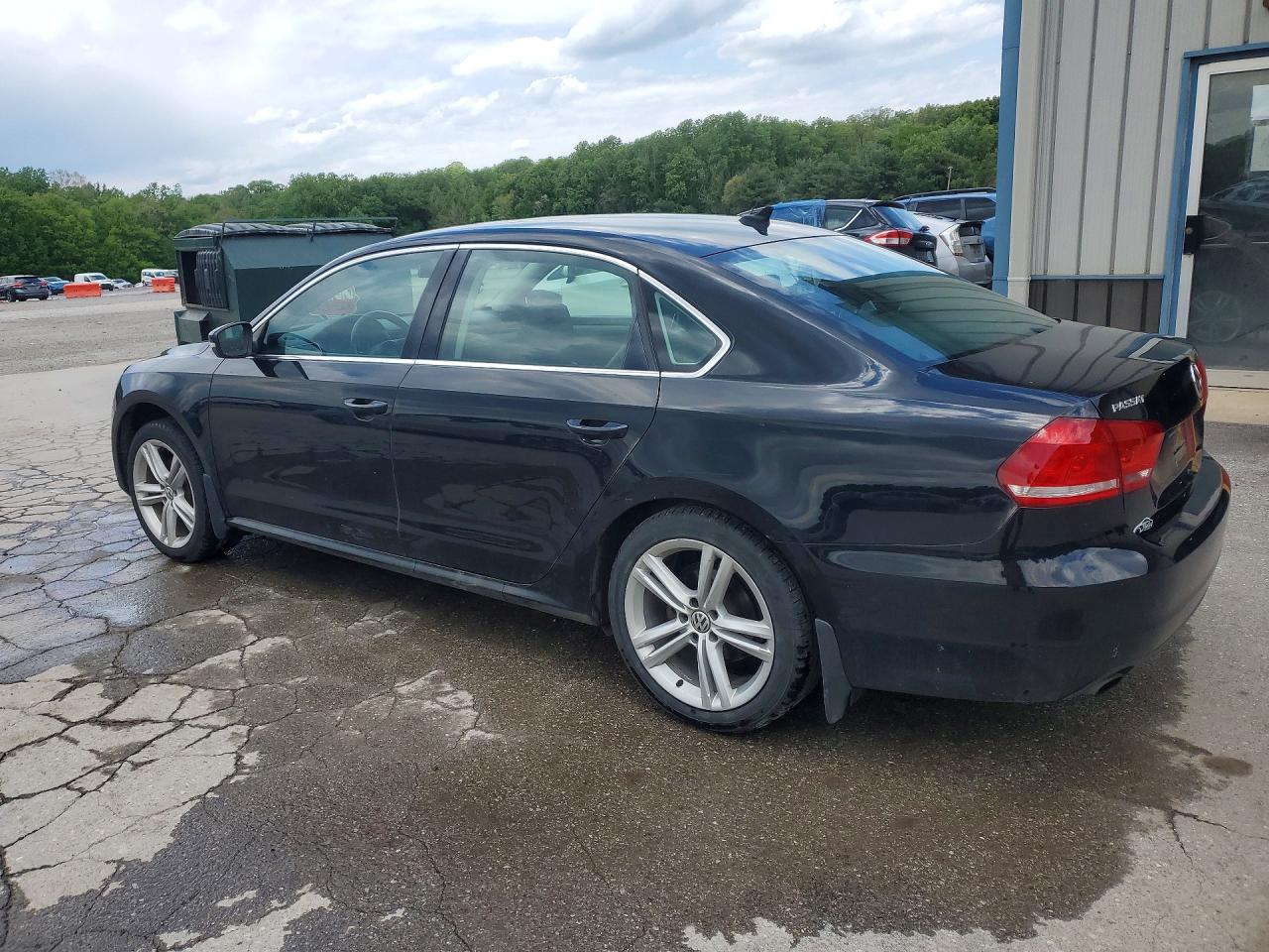 2014 VOLKSWAGEN PASSAT SE photo 3