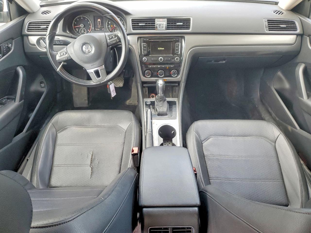 2014 VOLKSWAGEN PASSAT SE photo 15