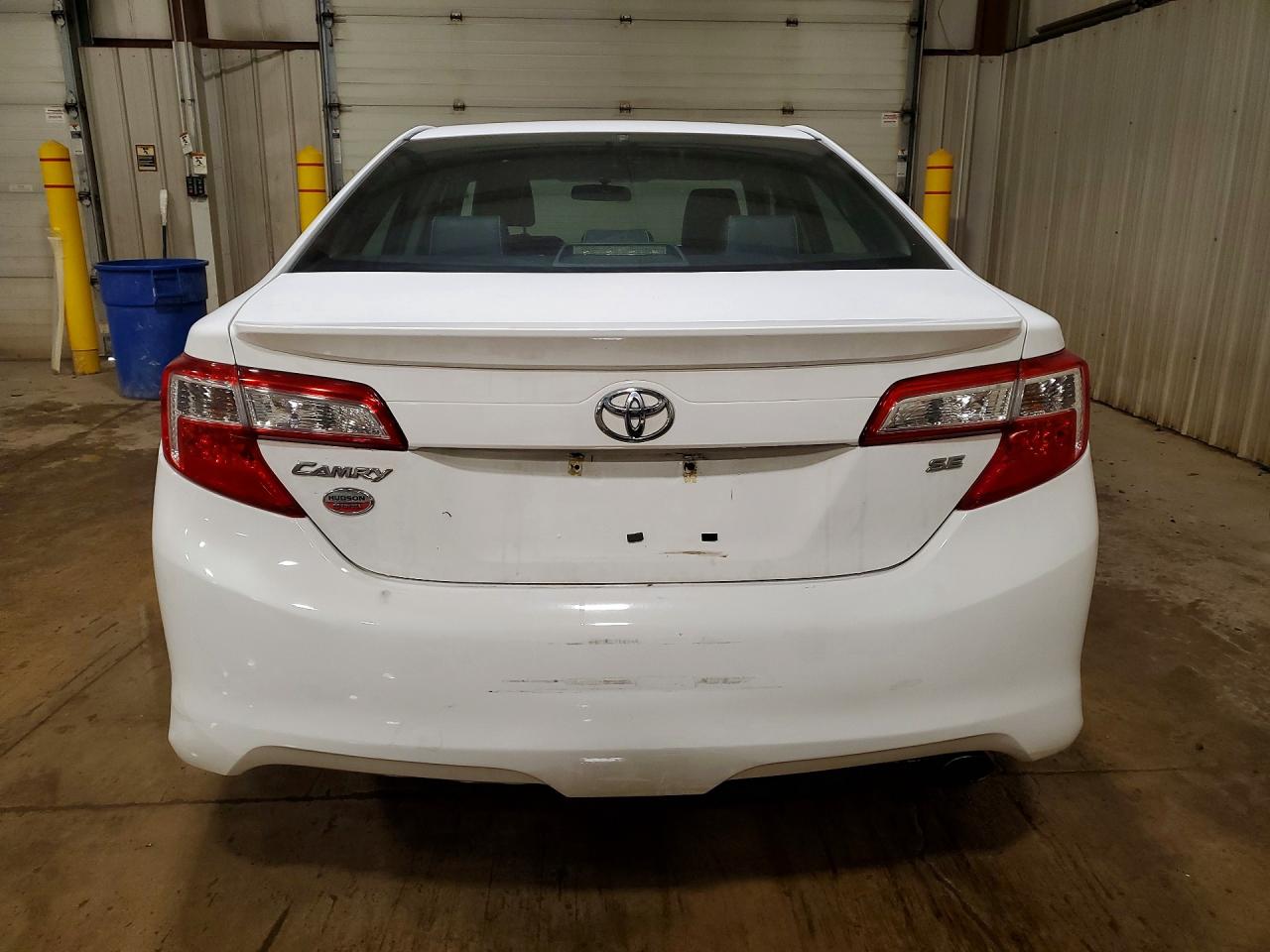 2012 TOYOTA CAMRY SE photo 6