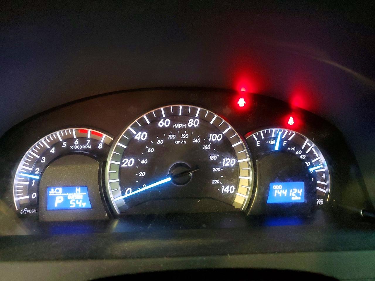 2012 TOYOTA CAMRY SE photo 9
