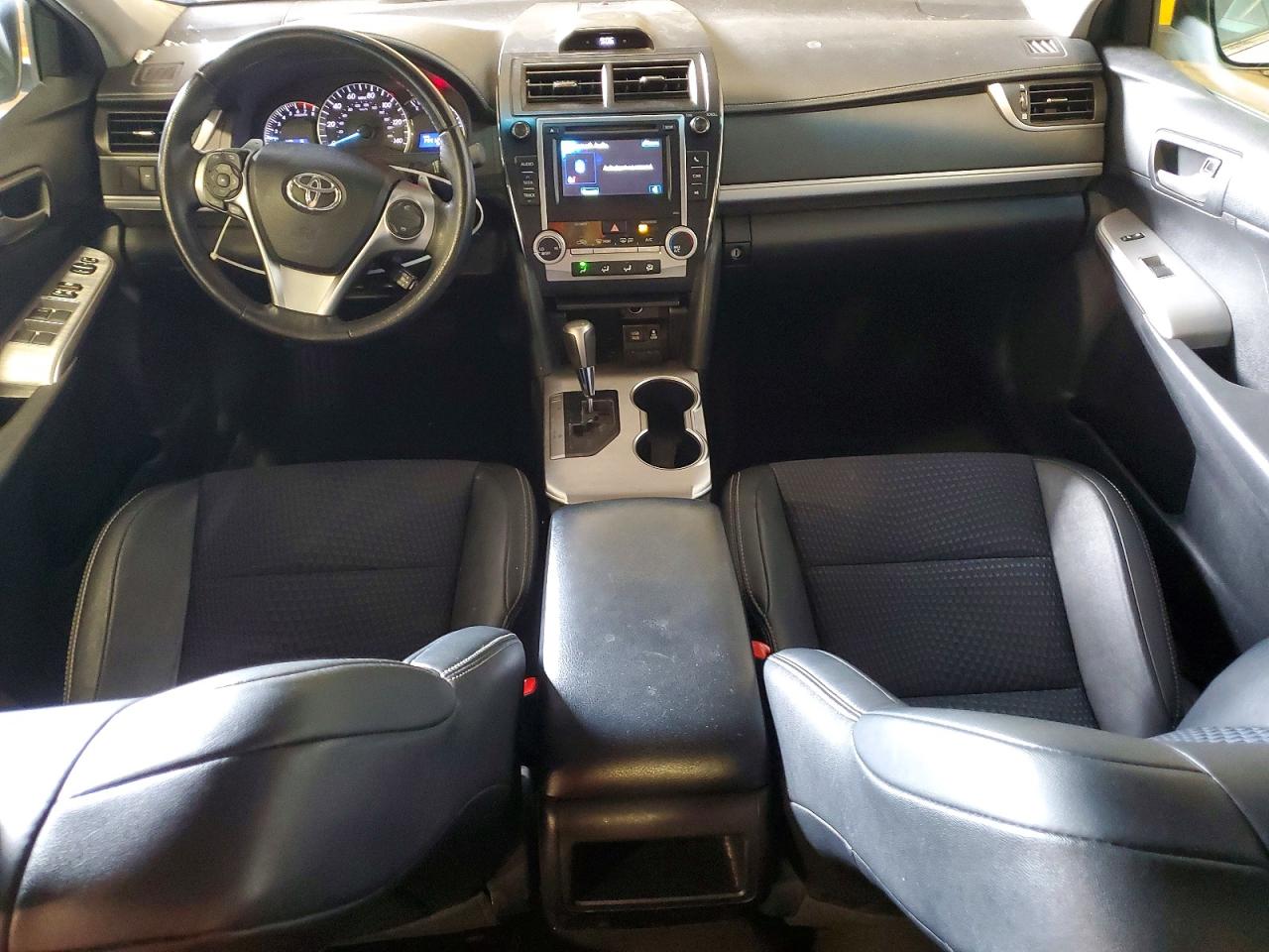 2012 TOYOTA CAMRY SE photo 8