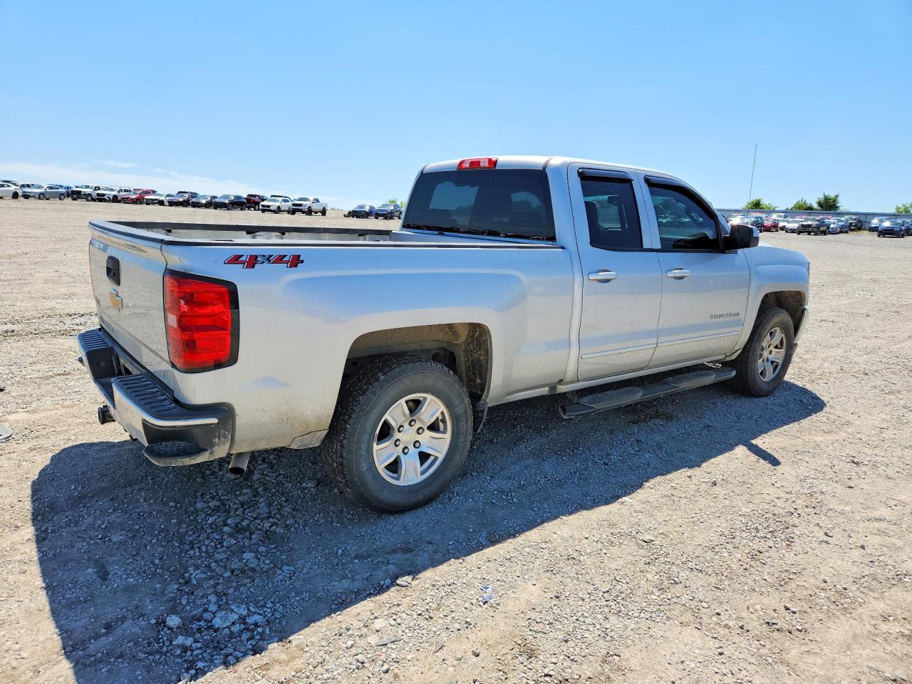 2018 CHEVROLET SILVERADO K1500 LT photo 5
