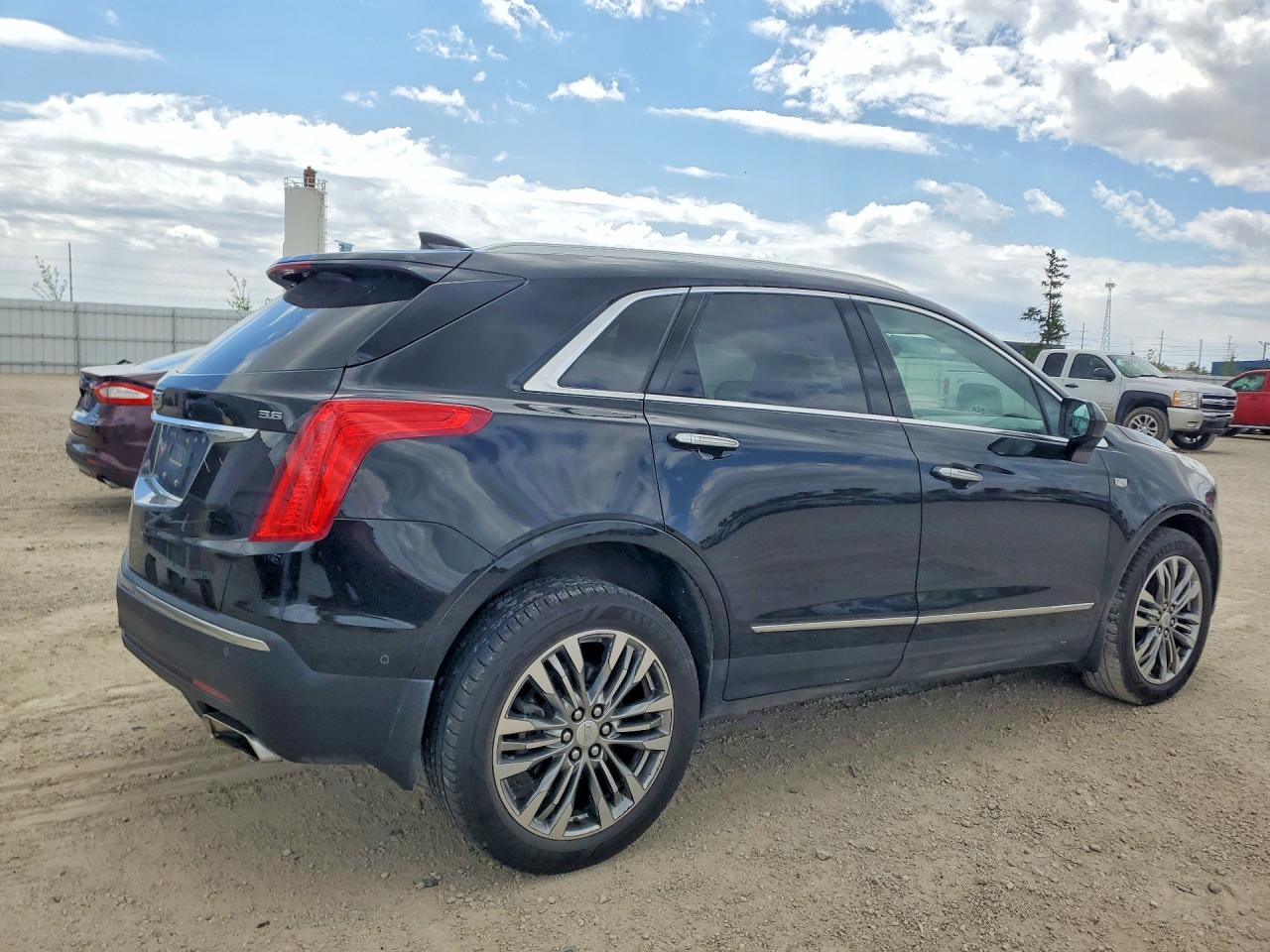 2018 CADILLAC XT5 PREMIUM LUXURY photo 3