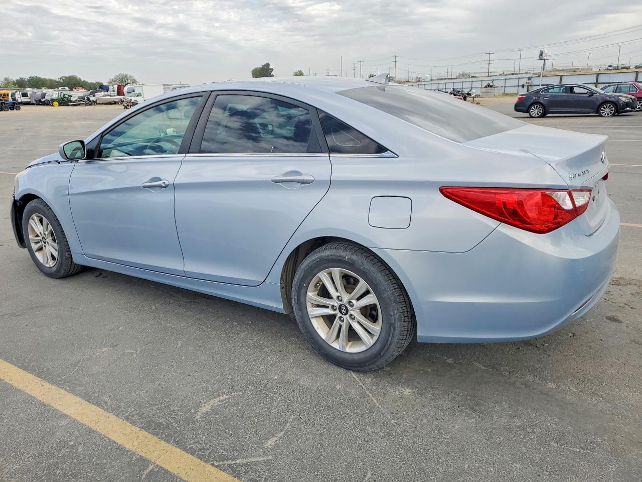 2013 HYUNDAI SONATA GLS photo 3