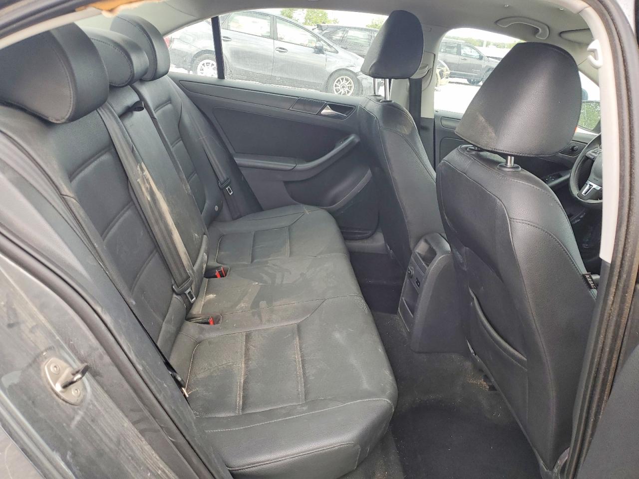 2011 VOLKSWAGEN JETTA SE photo 28