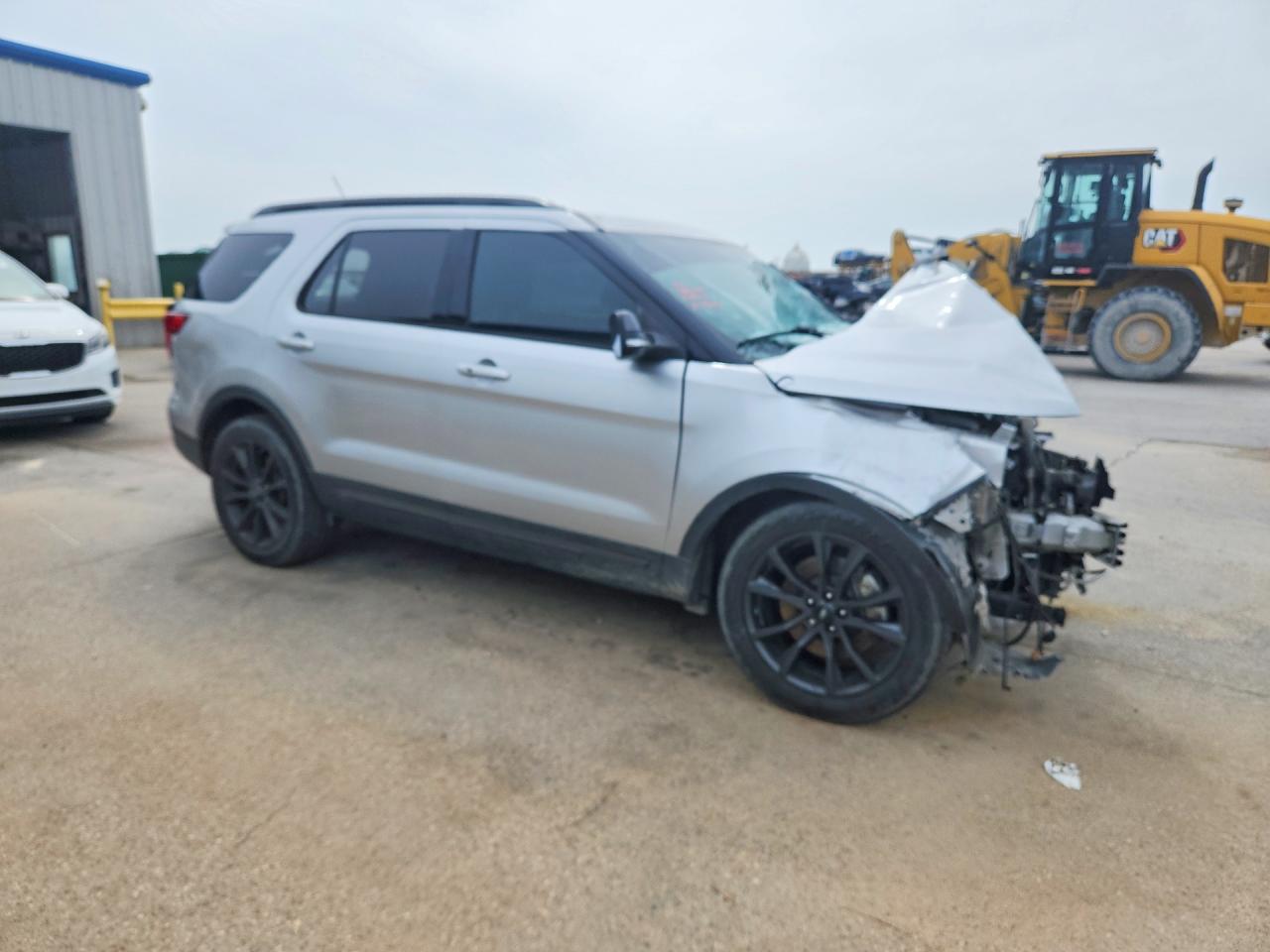 2019 FORD EXPLORER XLT photo 10