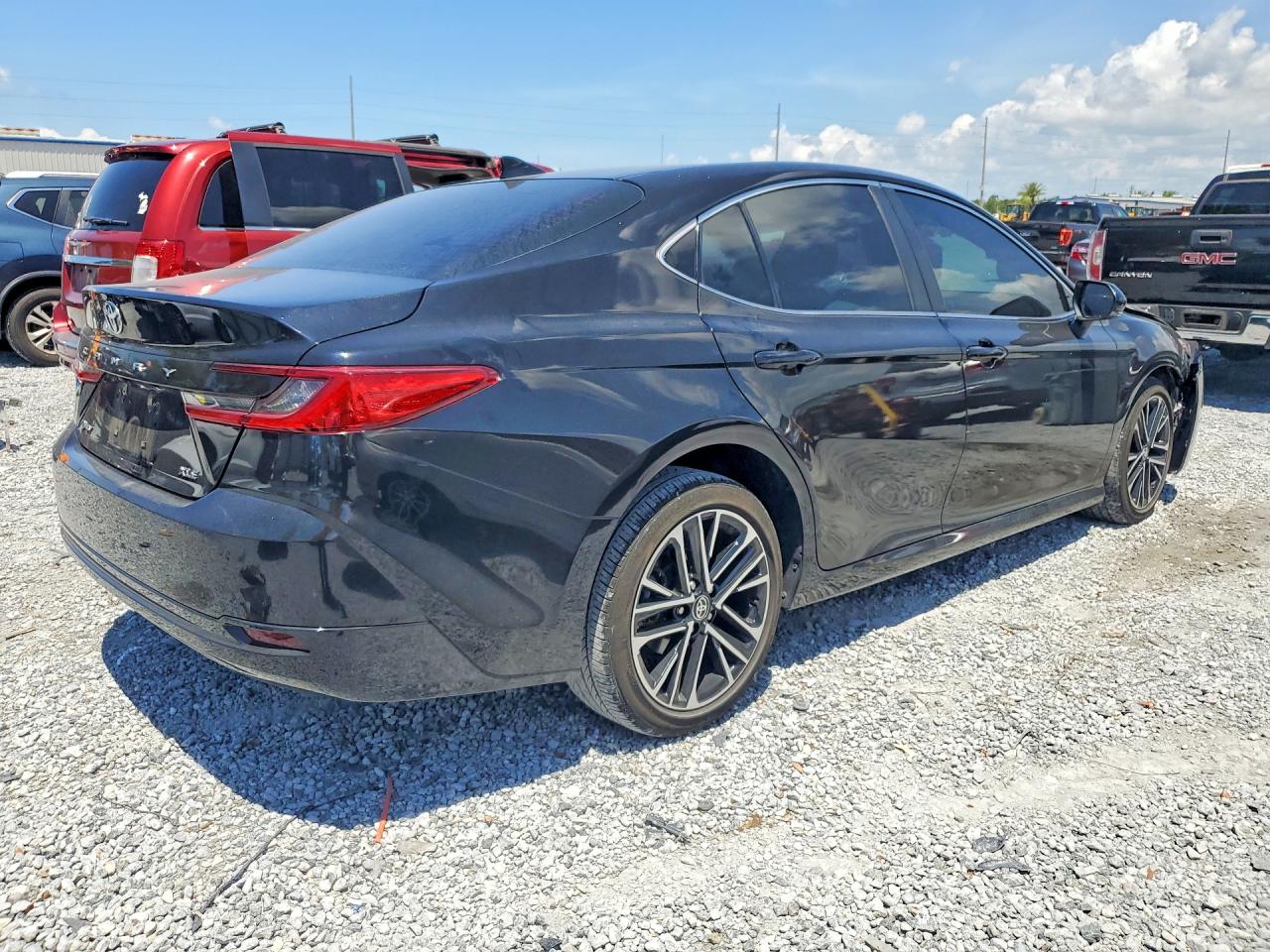 2025 TOYOTA CAMRY photo 3