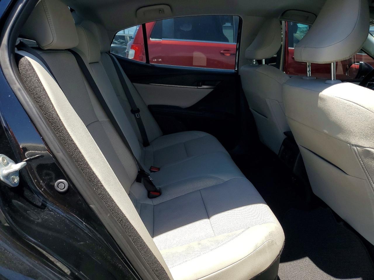 2025 TOYOTA CAMRY photo 10