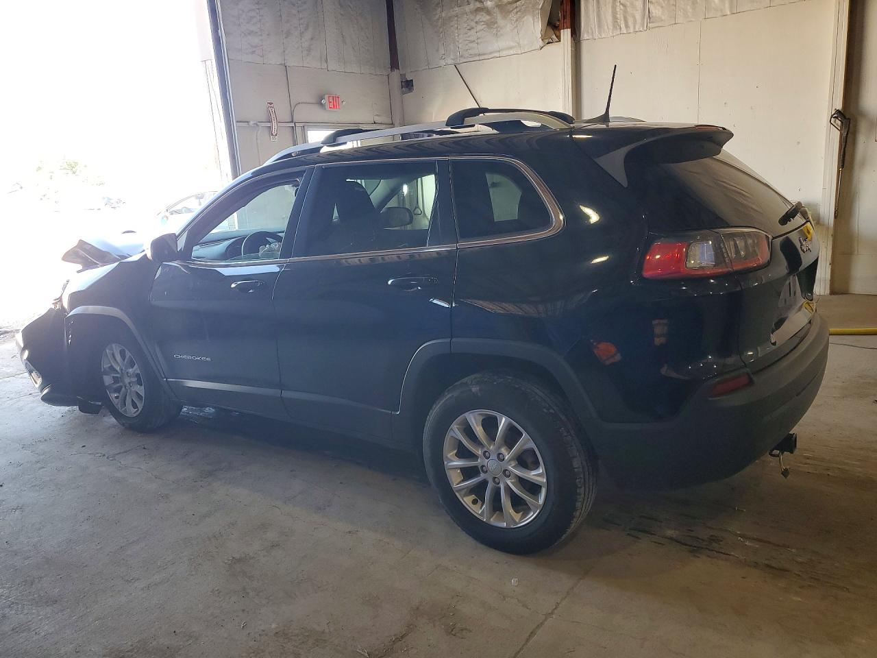 2019 JEEP CHEROKEE LATITUDE photo 3