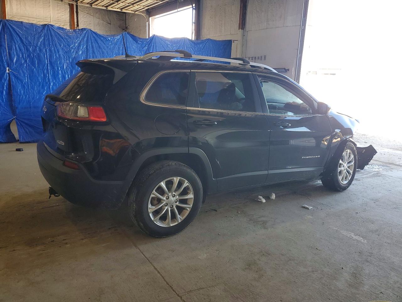 2019 JEEP CHEROKEE LATITUDE photo 5