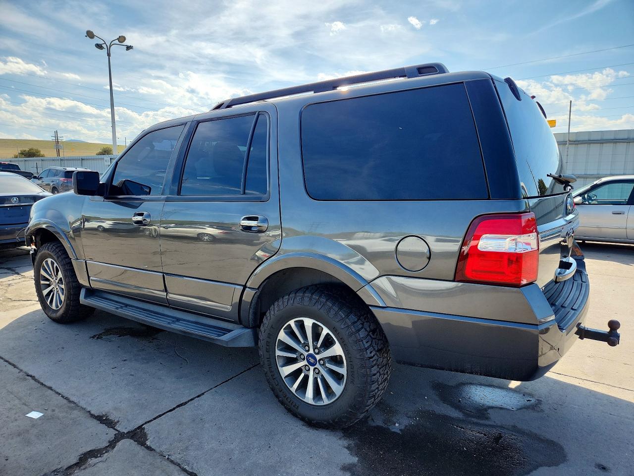 2017 FORD EXPEDITION XLT photo 2