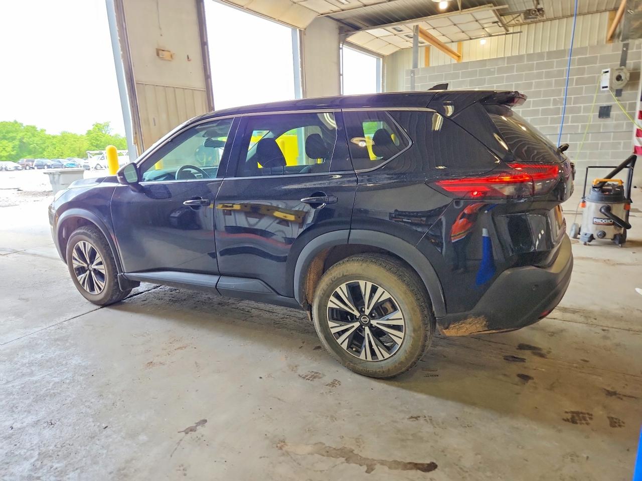 2021 NISSAN ROGUE SV photo 4