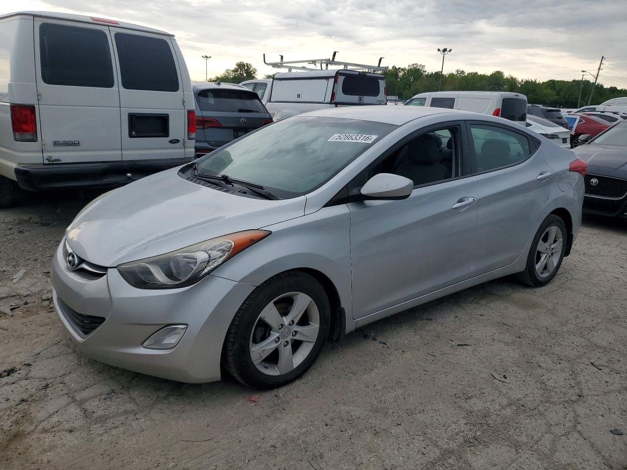 2013 HYUNDAI ELANTRA