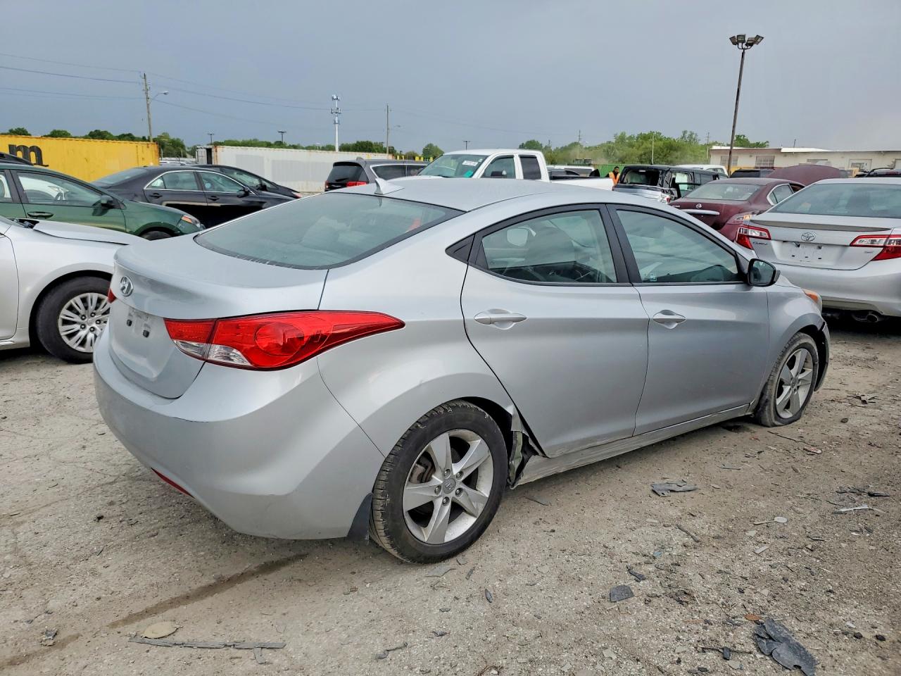 2013 HYUNDAI ELANTRA GLS photo 7