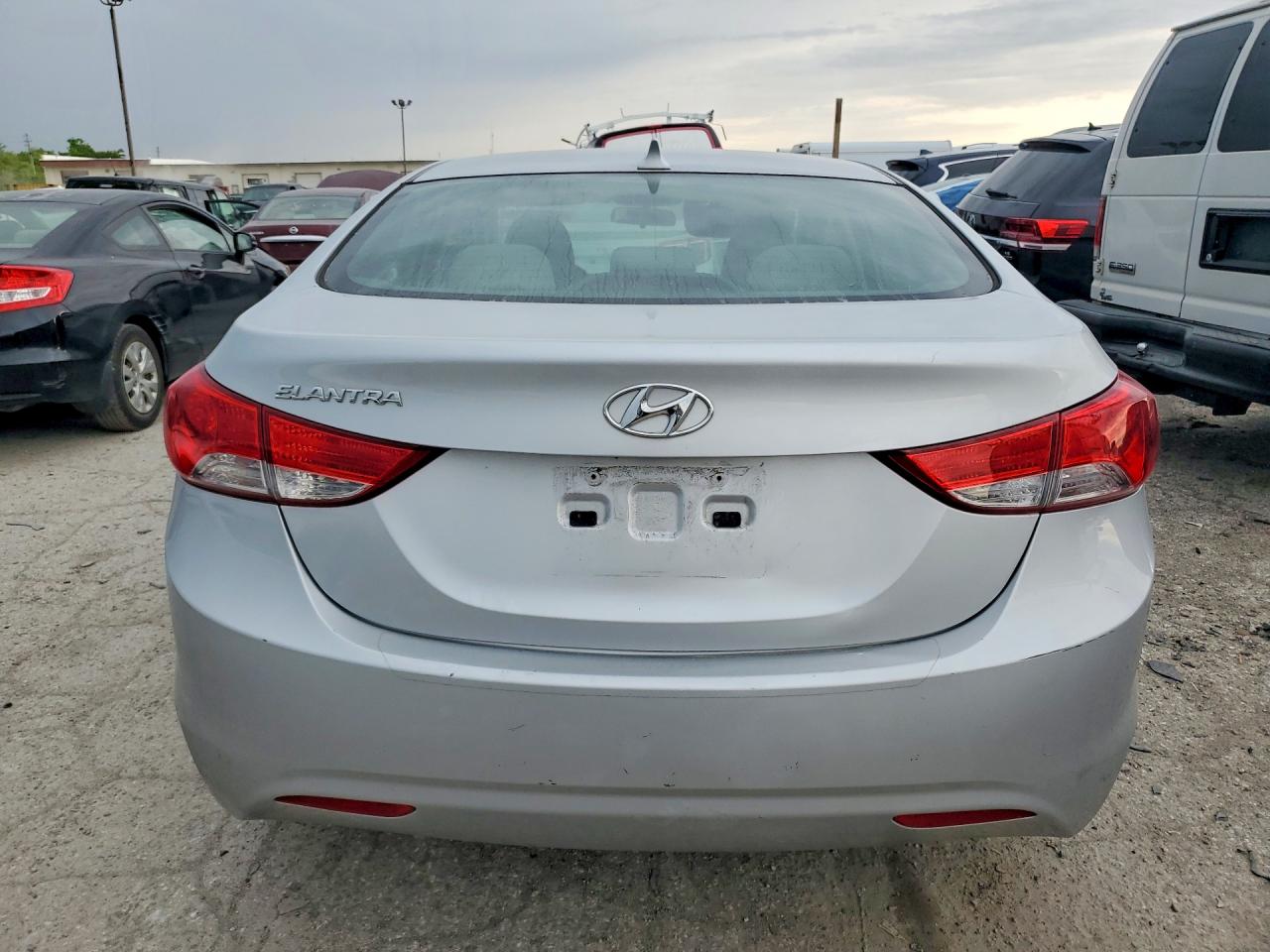 2013 HYUNDAI ELANTRA GLS photo 16