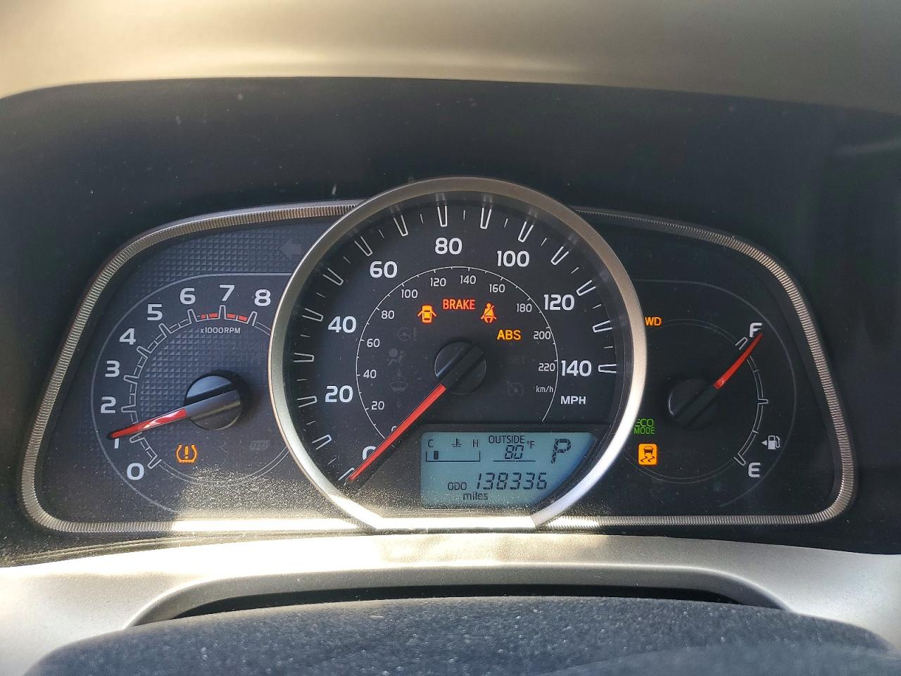 2015 TOYOTA RAV4 XLE photo 25