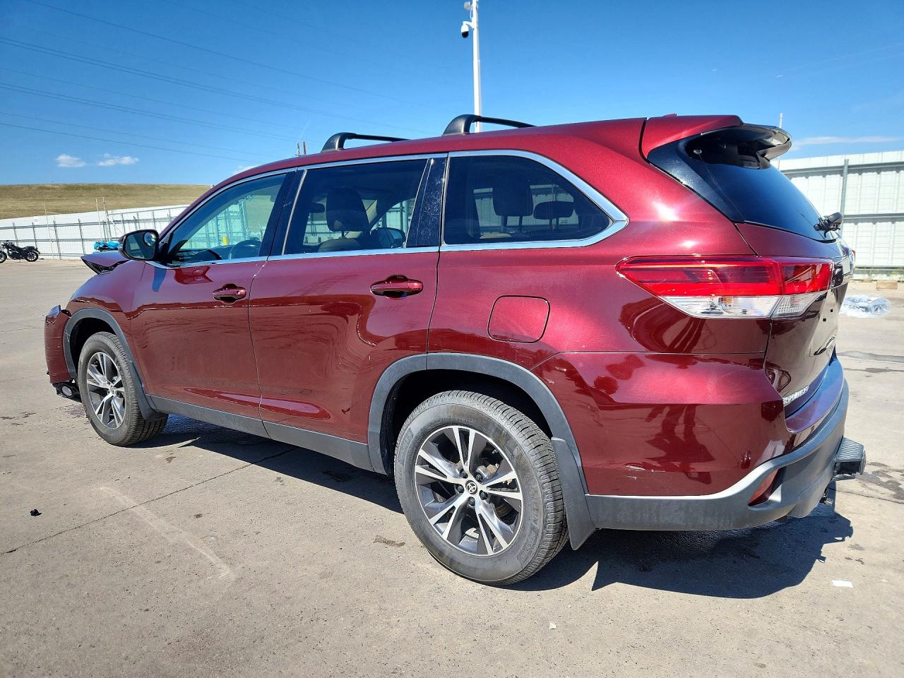 2019 TOYOTA HIGHLANDER LE PLUS photo 3
