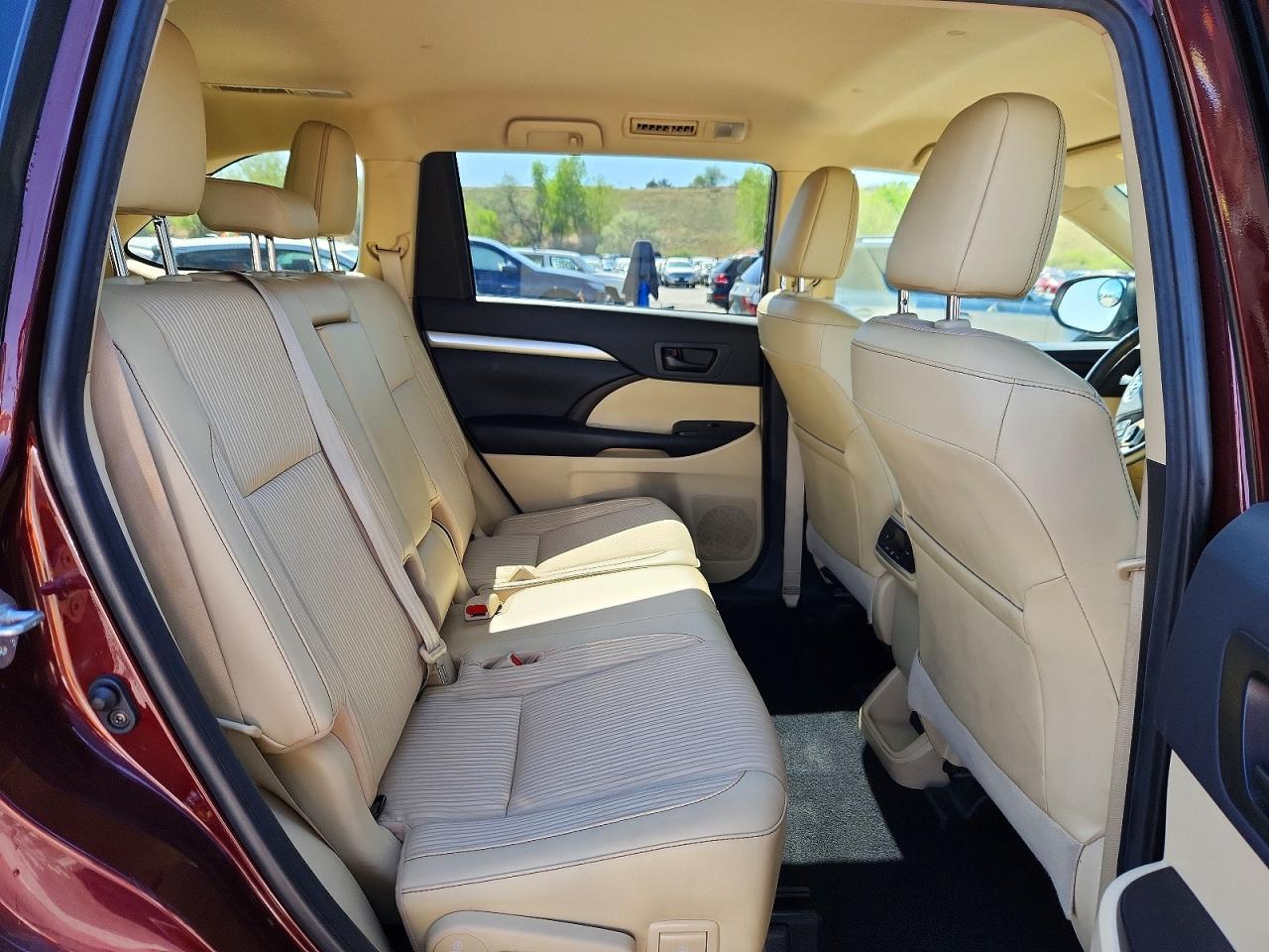 2019 TOYOTA HIGHLANDER LE PLUS photo 21