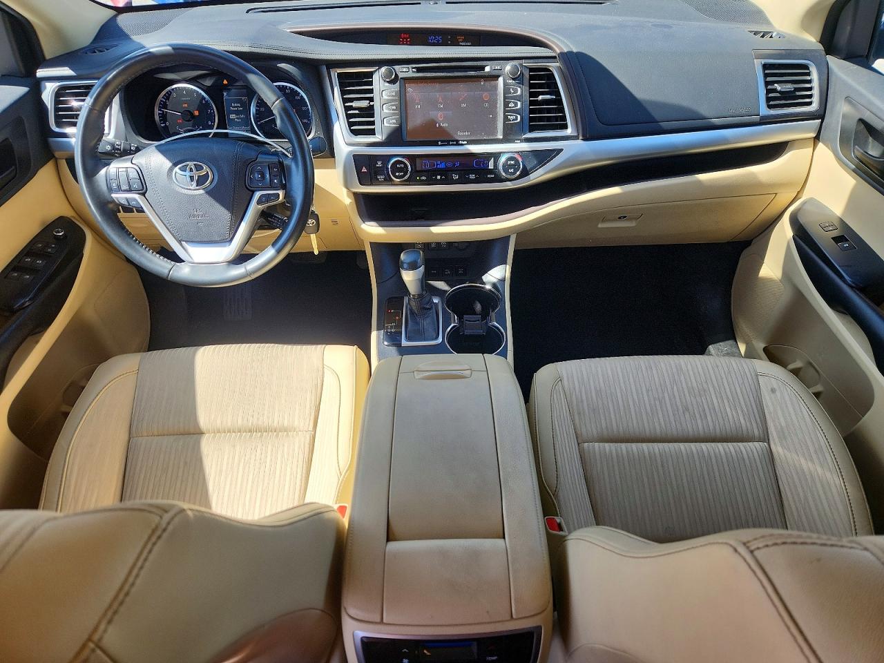 2019 TOYOTA HIGHLANDER LE PLUS photo 15