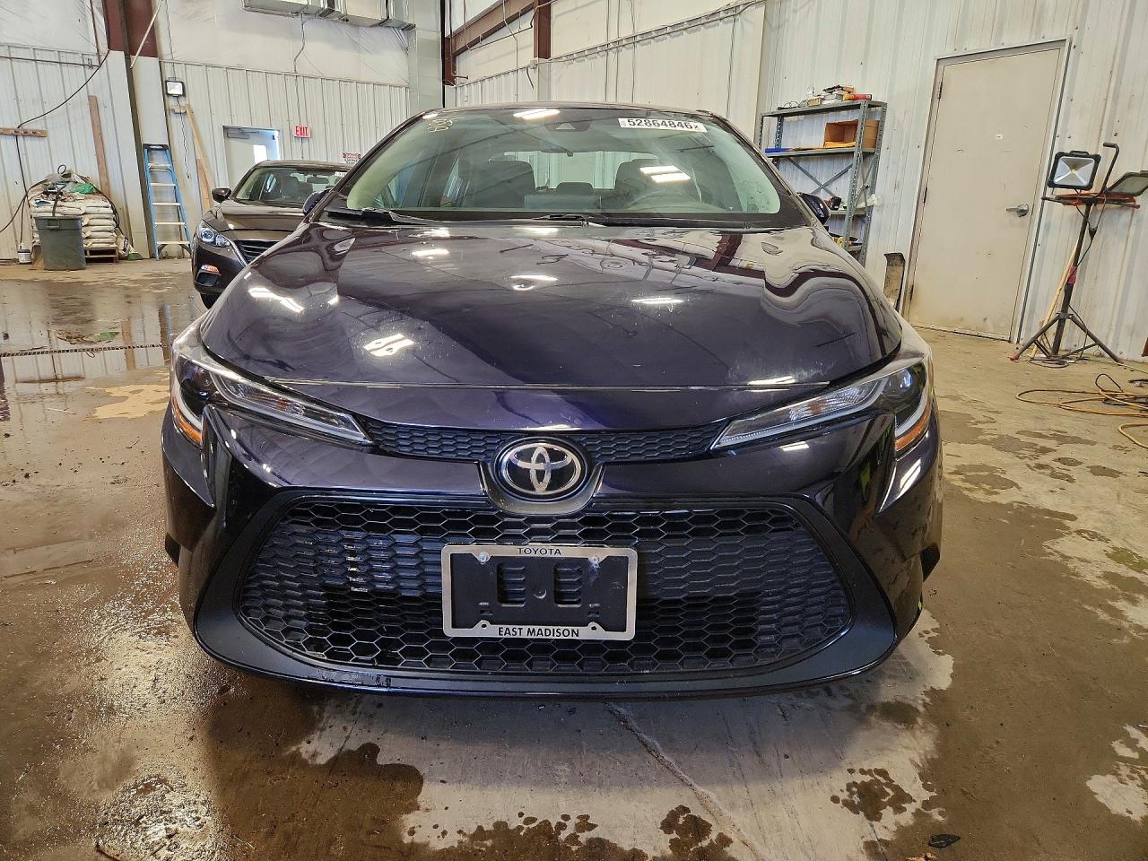 2021 TOYOTA COROLLA LE photo 9