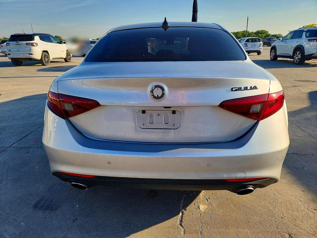 2021 ALFA ROMEO GIULIA TI photo 11