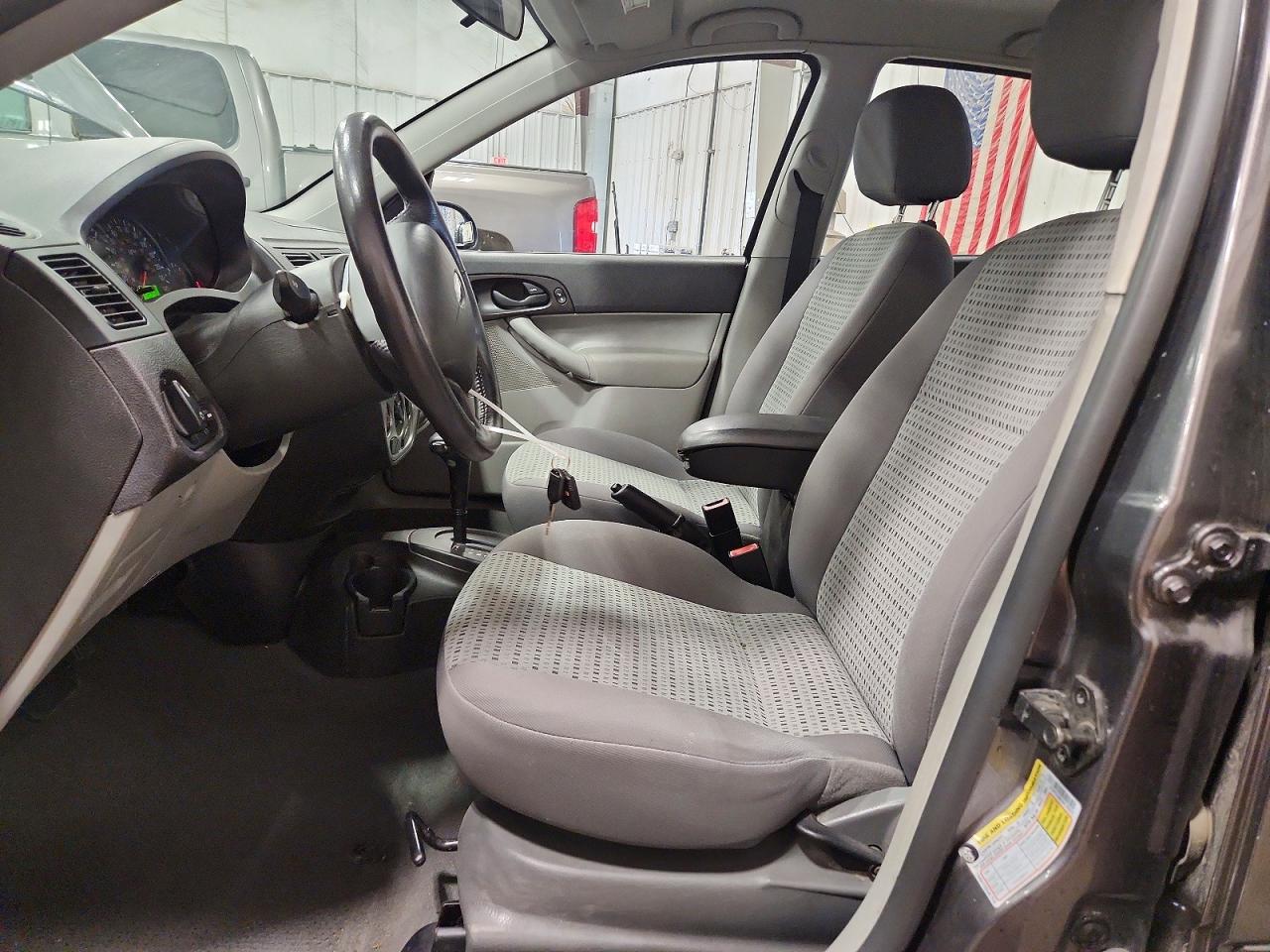 2007 FORD FOCUS ZX4 photo 19