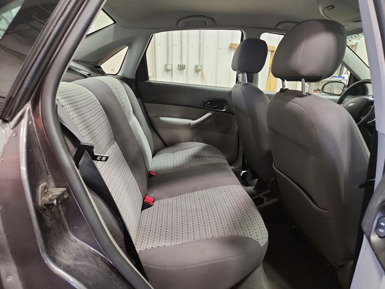 2007 FORD FOCUS ZX4 photo 28
