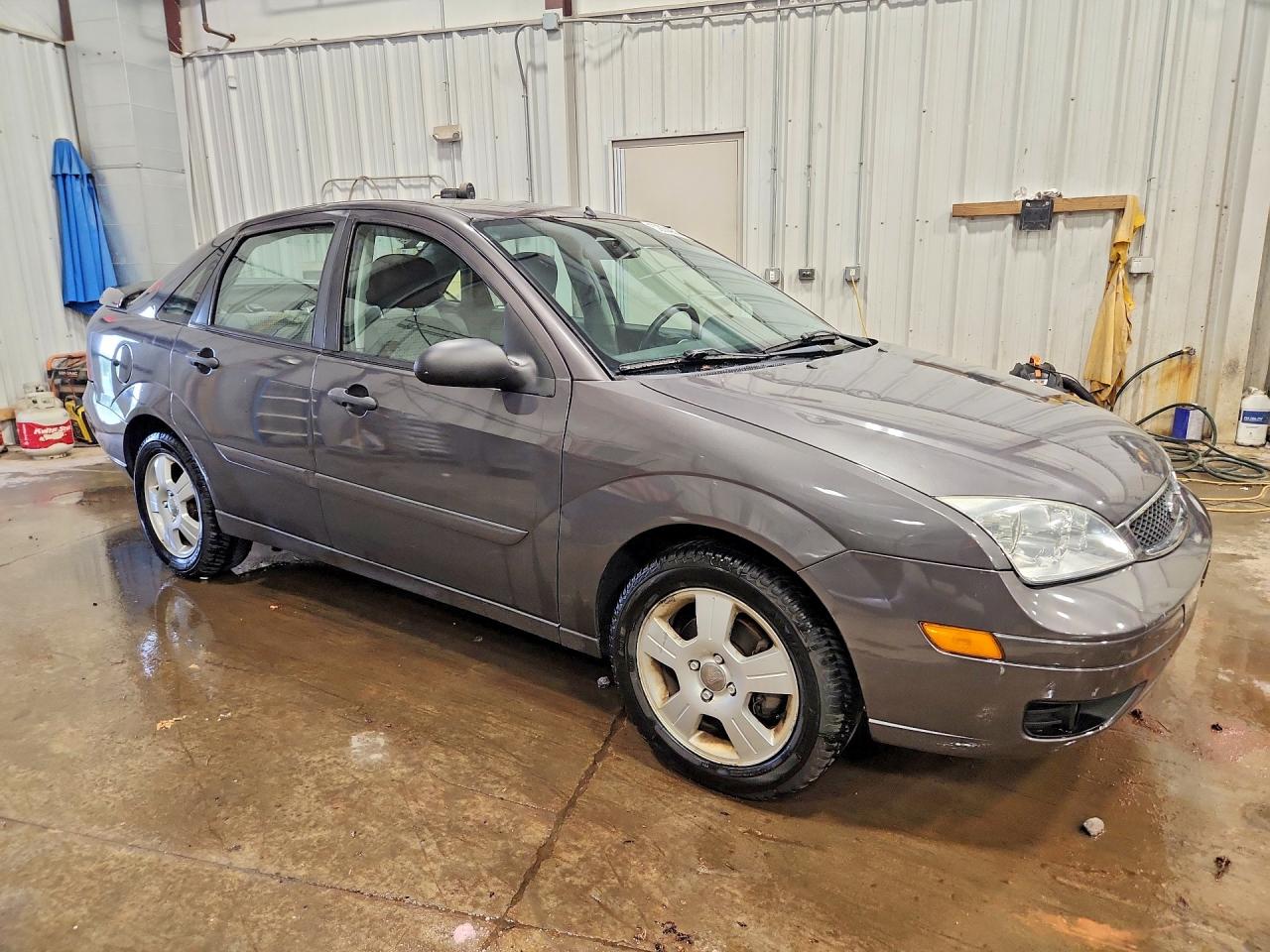 2007 FORD FOCUS ZX4 photo 10