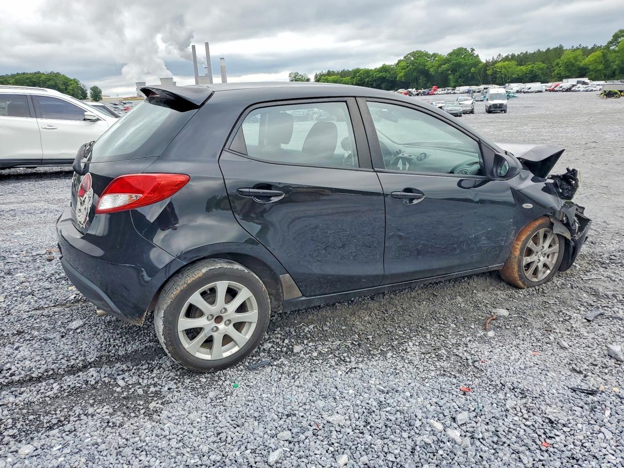 2012 MAZDA MAZDA2 photo 5