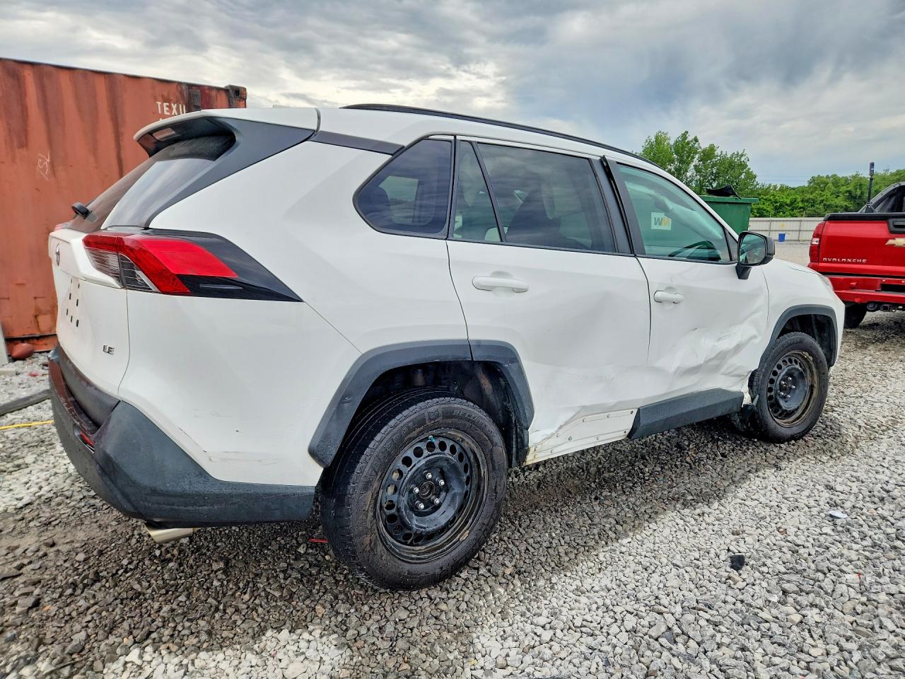 2019 TOYOTA RAV4 LE photo 7