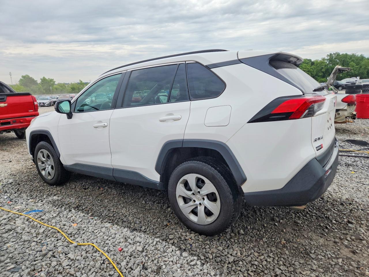 2019 TOYOTA RAV4 LE photo 4