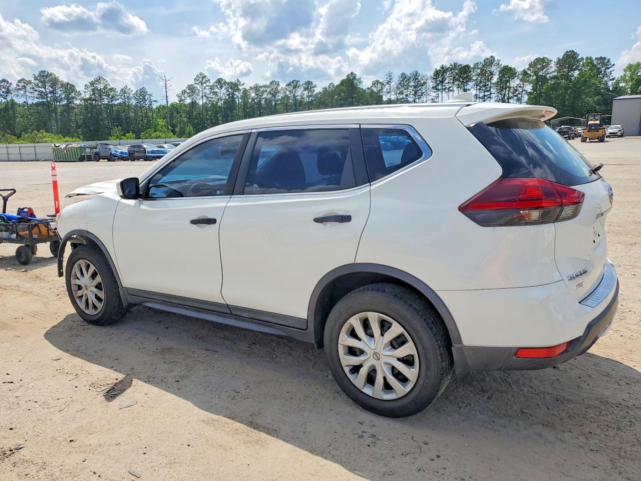 2019 NISSAN ROGUE S photo 3