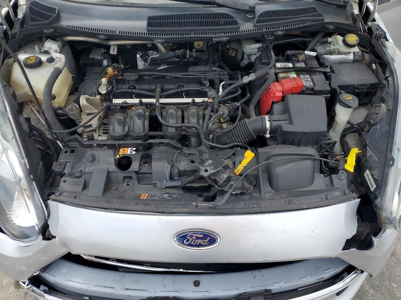 2015 FORD FIESTA SE photo 21
